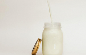 img-fluid rounded-start